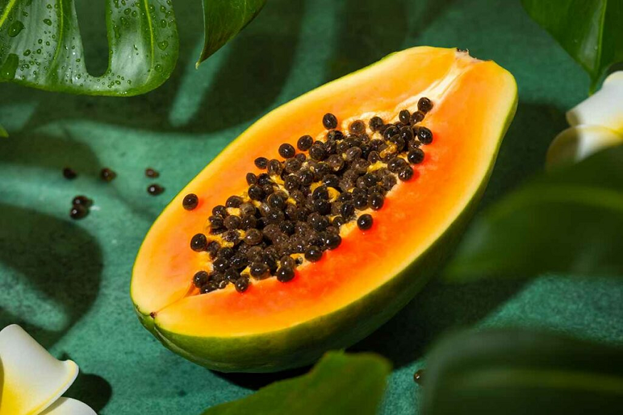 Two Everyday Superfoods: Nutrition Comparison of Papaya & Almonds